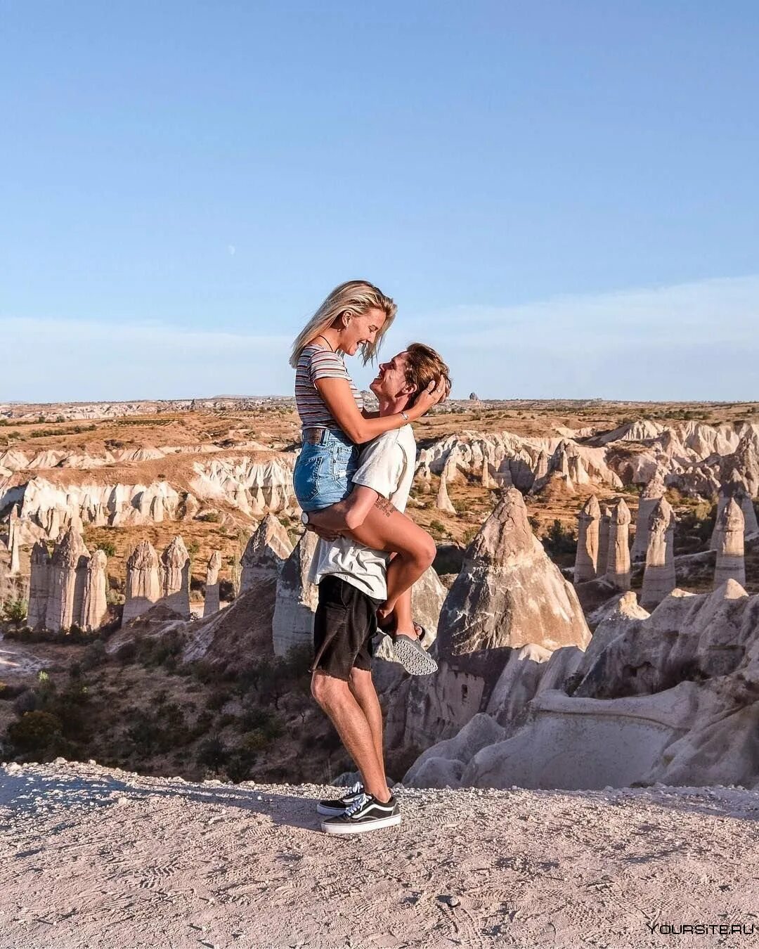 Пара долине. Долина love valley каппадокия. турция каппадокия пара. пара в каппадокии. романтическое путешествие каппадокия.