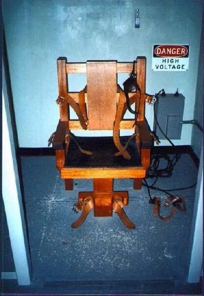 Пытка электрическим стулом. Казнь на электрическом стуле в США. Электрический стул в штате Луизиана. Электрический стул в США. Электрический стул смертная казнь.