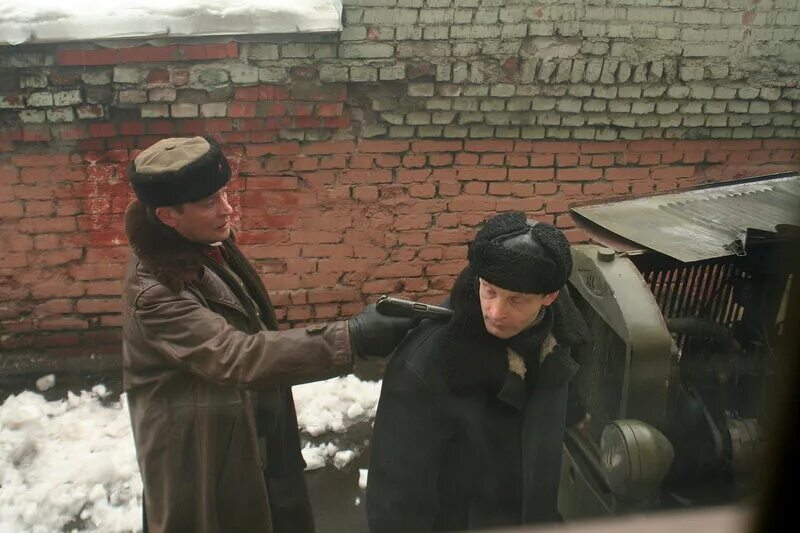 марьина роща сериал домогаров. домогаров дядя ваня. убить сталина сериал. александр домогаров. домогаров застрелил.