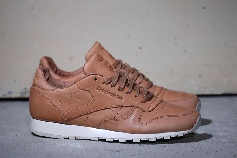 Reebok lux кроссовки. Reebok Classic Horween. Reebok Classic Leather Lux Brown. Reebok Classic Leather Horween. Reebok Classic Leather Brown.