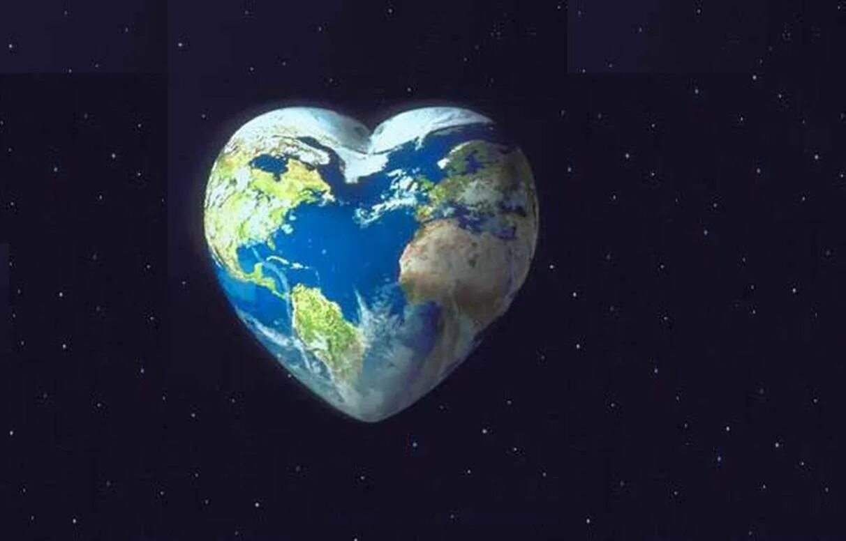 The world is heart. Планета земля в виде сердца. ПЛАНЕТАМВ форме сердца. Земной шар в виде сердца. Планета в форме сердца.
