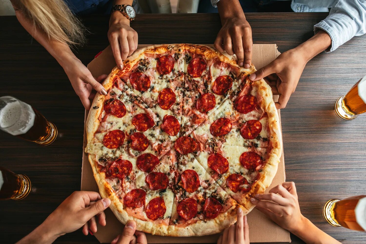 Красивая пицца. Пицца пепперони. Самая вкусная пицца. Самая красивая пицца.