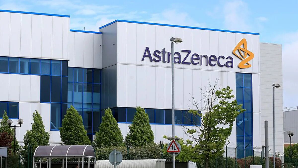 Astrazeneca чья. Фирма астразенека. Astrazeneca главы компании. Астразенека логотип. Исследовательский центр the discovery centre компании astrazeneca.