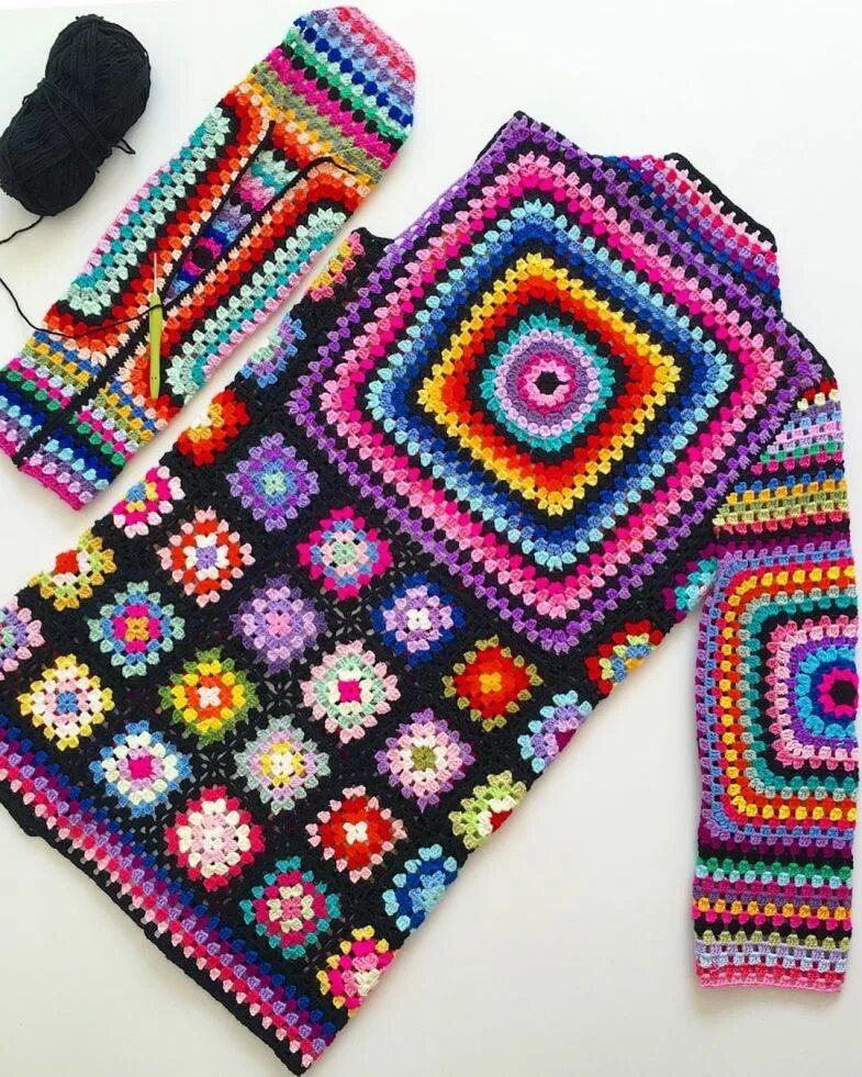 Вязаные квадратики. Кроше Бабушкин квадрат. Бабушкин квадрат granny Square. Туника Арлекин (Бабушкин квадрат). "Бабушкин квадрат" - "Pizzazz".