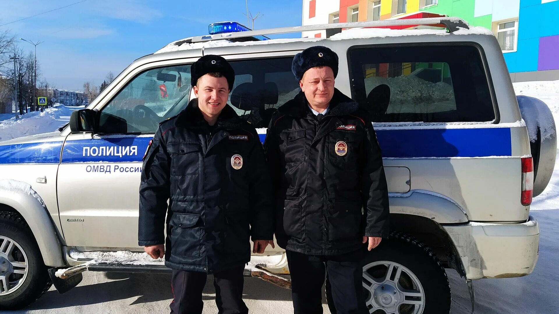 Участковый с гражданами. Вакансии полиция пермь. Полиция пермь вакансии. Полицейские перми. Полиция пермь вакансии.