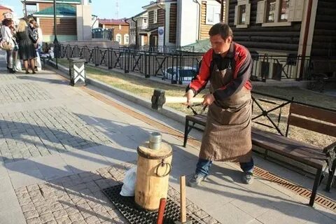 Чеканить