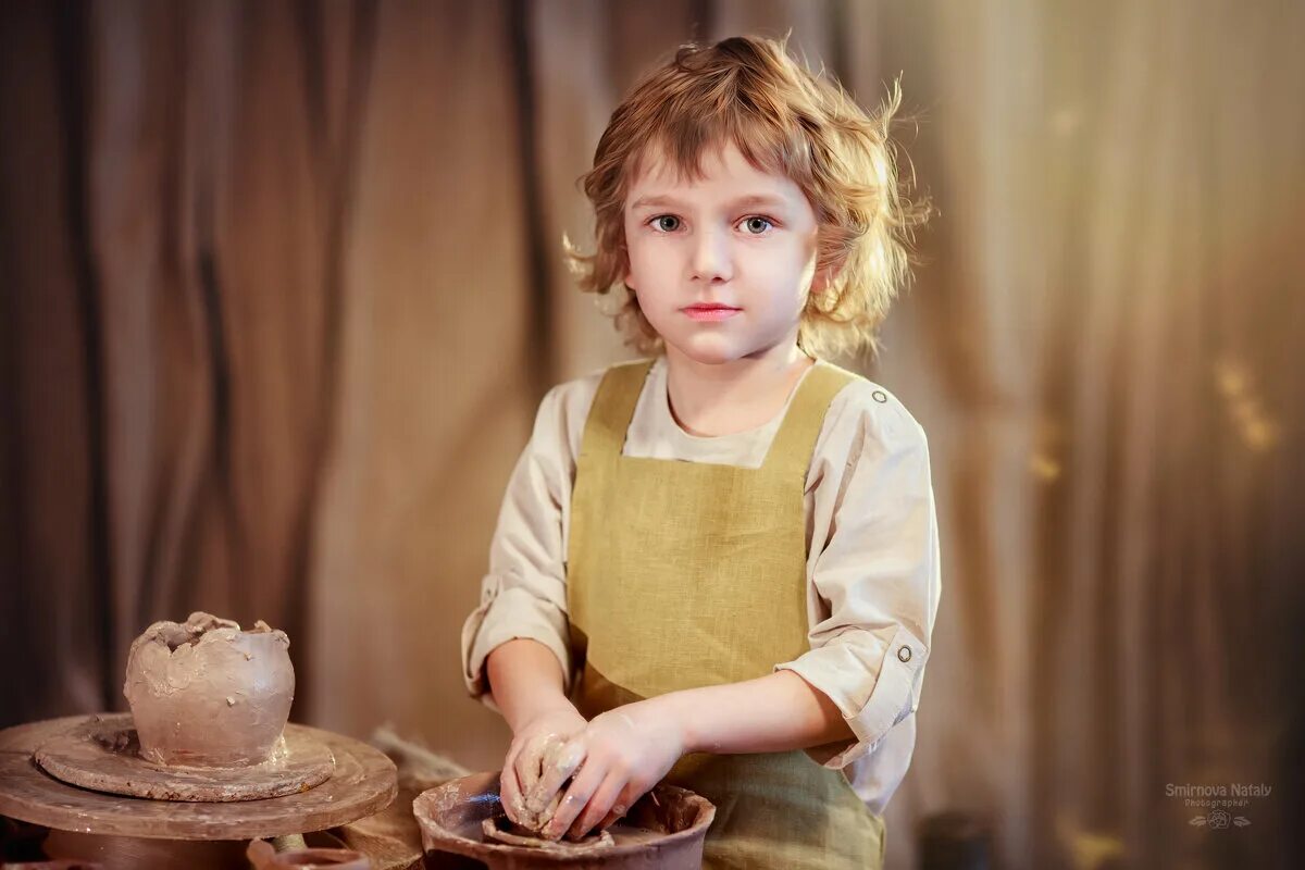 мастеров народных братство городец 2021. женщина в гончарной мастерской. фотографии советский гончар. Potter гончар. гончарный мастер.