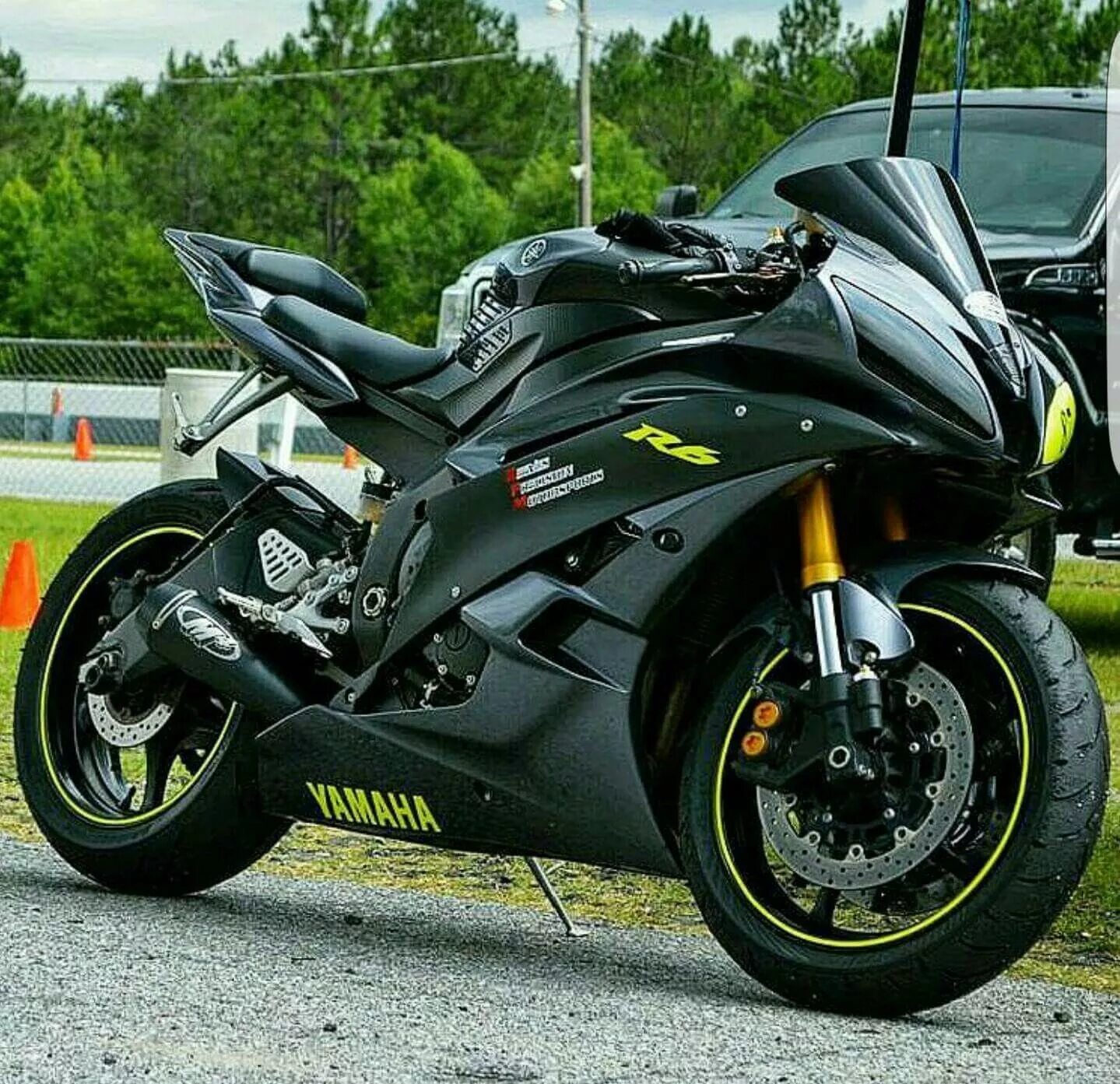 Байк цена в россии. Спортбайк Ямаха Кавасаки. Мотоцикл Yamaha YZF-r6. Yamaha r6 Ducati. BMW r6 Sportbike.