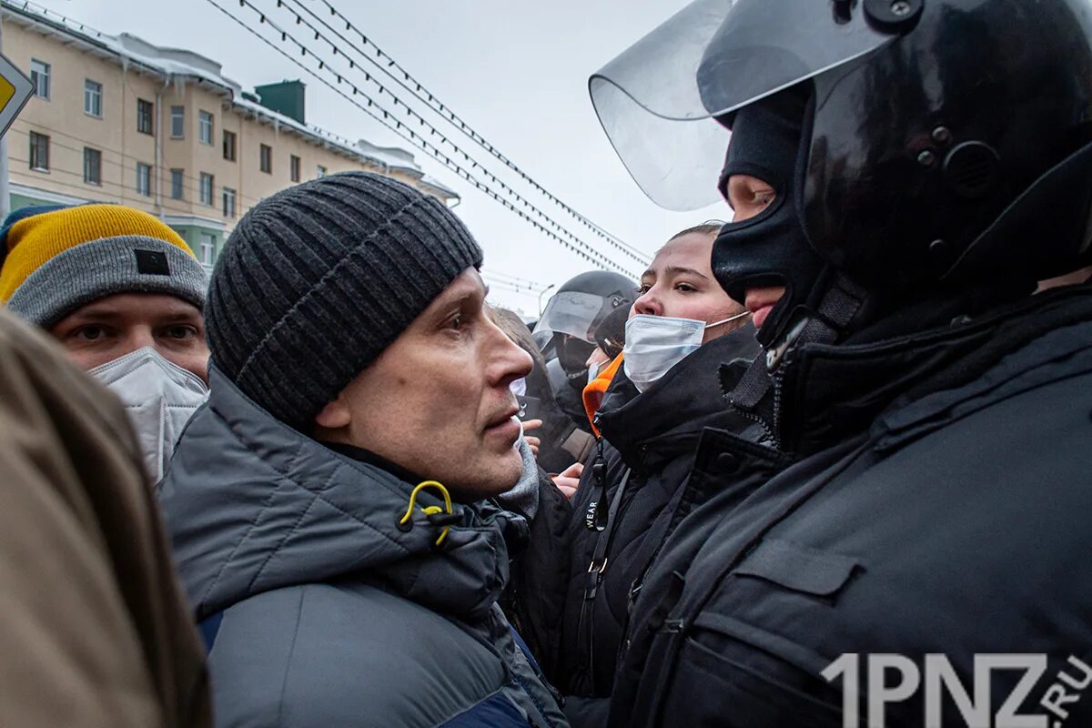 Митинг ук. Пенза протесты. Протест на комиссии. Митинг поинт Пенза. Режиссеры от оппозиции.