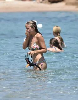 victoria swarovski in bikini at a beach in sardi - Postimages.