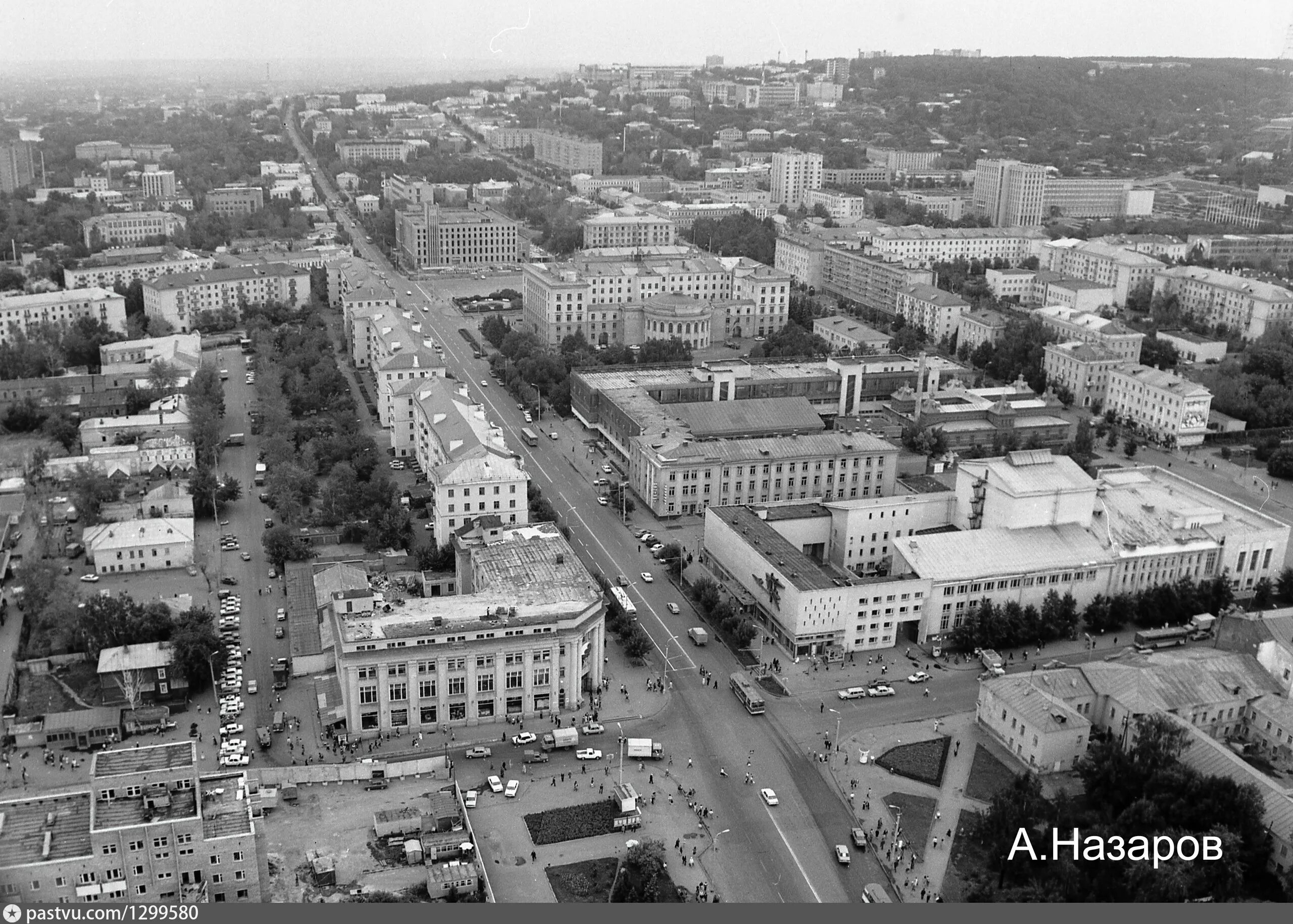 Пенза 2 часа. Улицы в Пензе 1941 года. Киров с воздуха СССР. Кировский показательный универмаг НАРКОМТОРГА СССР.