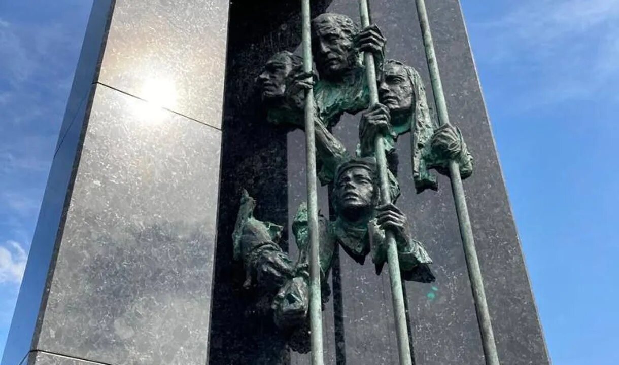 Освобождение узников освенцима. Венгерские военнопленные 1945. Кубань в годы оккупации 1942 1943. Немцы в краснодаре 1942-1943. Венгерские военнопленные 1943.