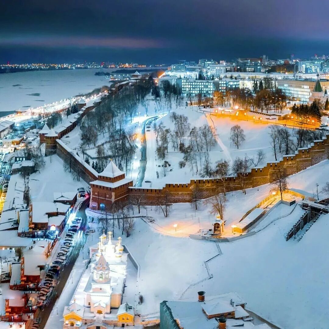 нижний новгород 3 столица россии. город горький + строгановская церковь. большая покровская улица в нижнем новгороде зимой. зимние церкви нижнего новгорода. нижний новгород зимой 2022.