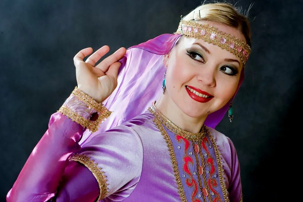 Сардана корякина мисс якутия. Башкирка видео. Красивые башкирки. Башкирская девочка. Башкирка гоговит.