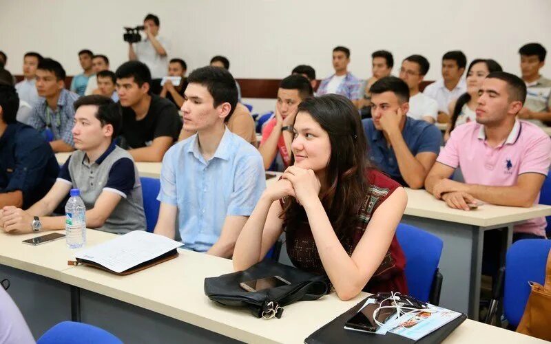 15 to 18 s. Студенты Узбекистана. Высшие учебные заведения. Высшее образование в Узбекистане. Студенты вузов в Узб.