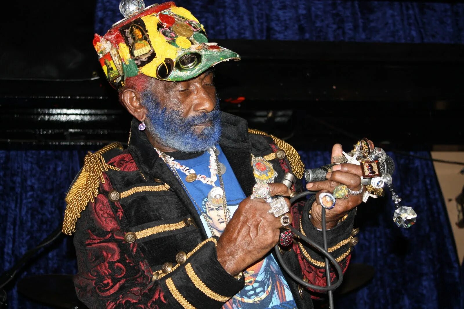 Scratch perry. Lee scratch perry. lee perry upsetter. lee scratch perry в молодости. lee &quot;scratch&quot; perry фото.