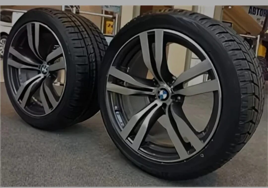 Купить бу резину 19. Диски БМВ x5 r20. Диски БМВ х5 r20. Колеса BMW x6 r19. X5 r20 разноширокие.