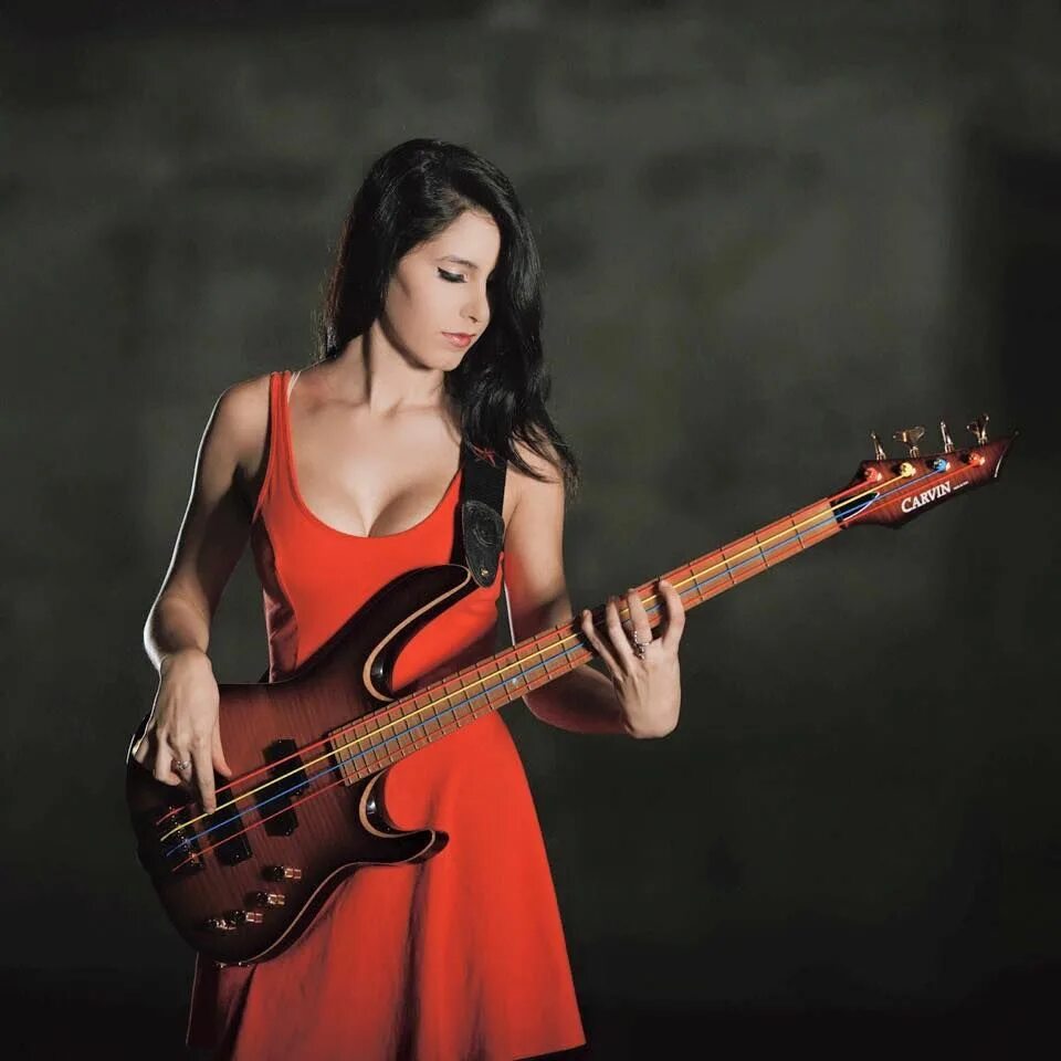 Bass girl. Anna Sentina. Anna Sentina гитаристка. Alana Alberg. Doris Yeh Chthonic.