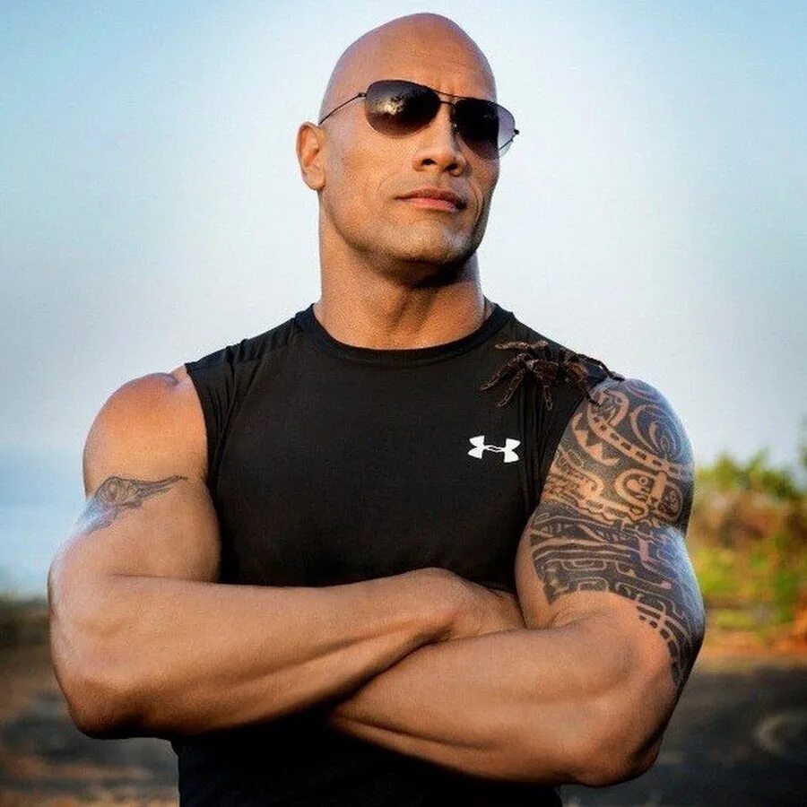 Парень в темных очках. Удивительные снимки людей. Стильный мужчина в очках. Человек крутого нрава. Дон человек с очками.