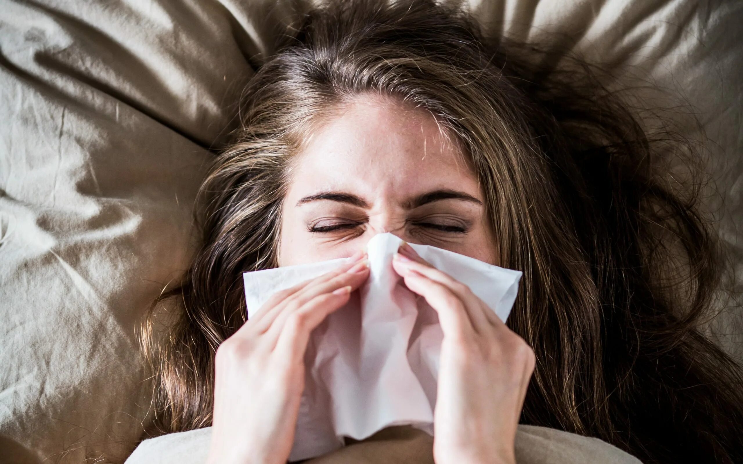 Sneezing Cold. Cold infection. Common cold