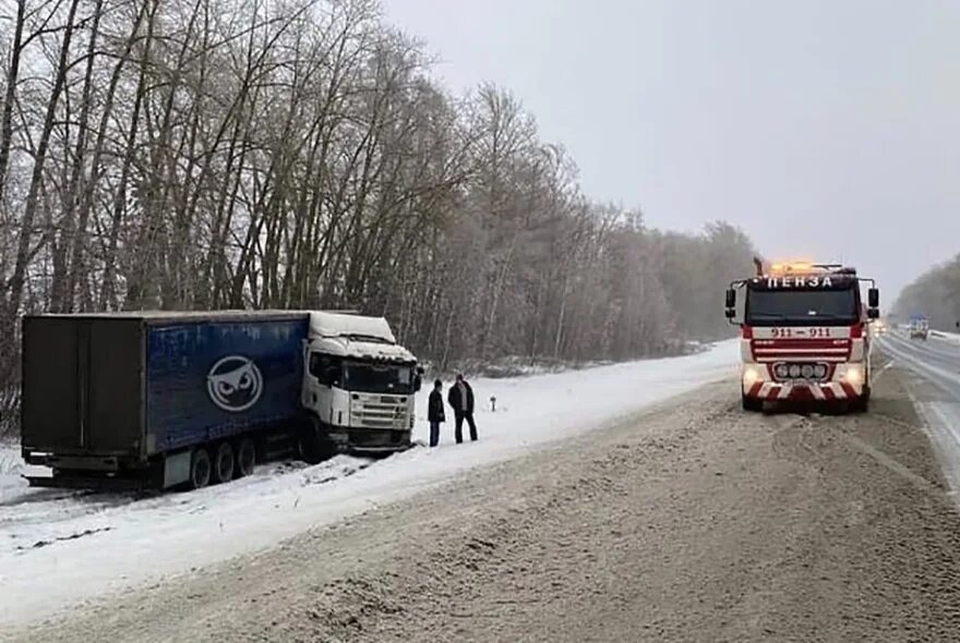 Трасса м5 пензенская область. Трасса м5. Фуры в России. Трасса м5 зима.