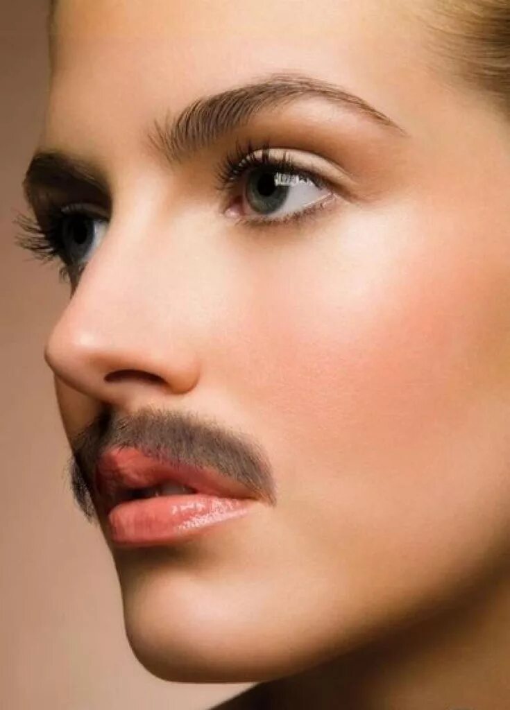Усы у женщины над губой. Женские усики. Перманентный макияж лица. Усы у женщин.