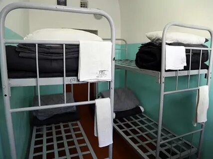 Изолятор сколько палат