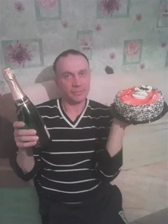08 1973. Парень 30 лет. 08 1973. 21. 08 1973.