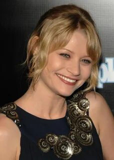 Emilie de Ravin Bra Size, Age, Weight, Height, Measurements - Celebrity.