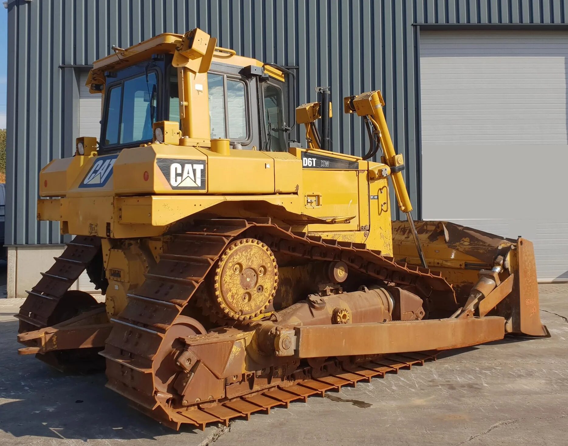 Бульдозер Cat d6. Бульдозер Caterpillar d6t. Катерпиллер 6 бульдозер. Бульдозер сат d6.