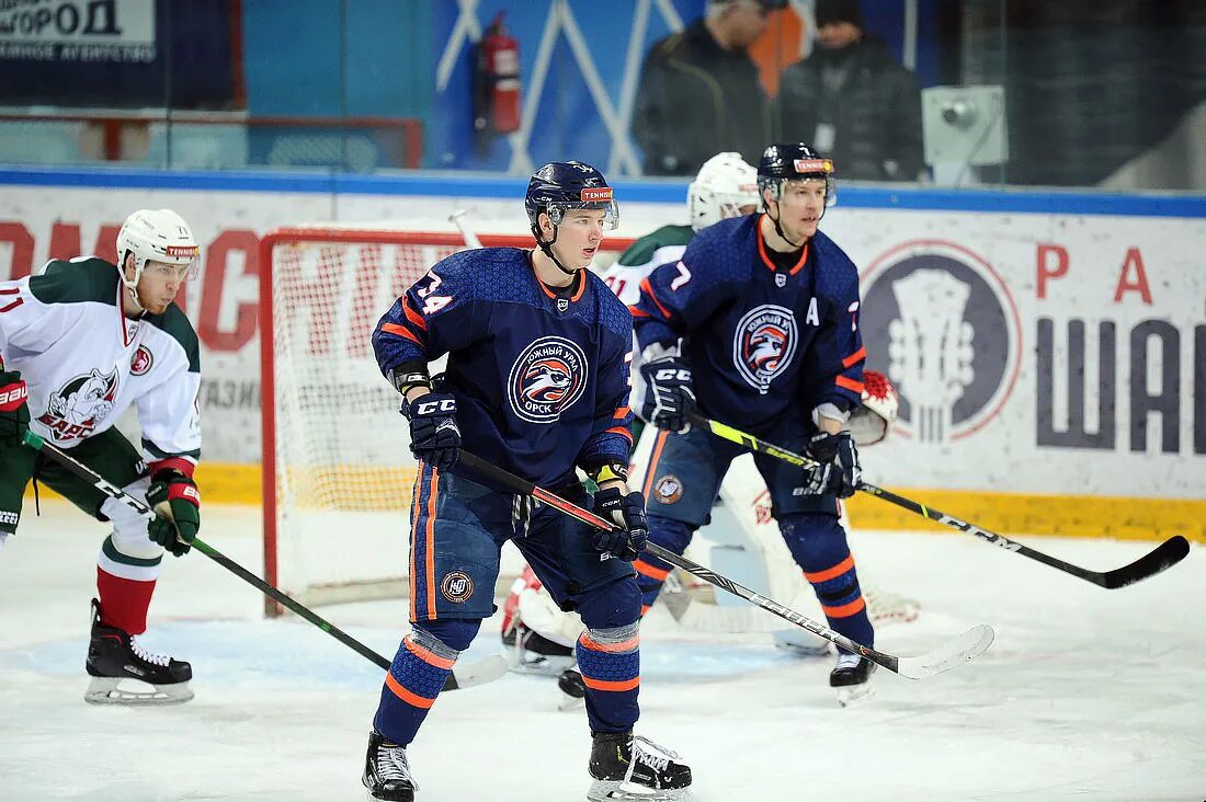 выездная форма хк южного урала. уральская металлург база. урал март 2023. ценг тоу хоккейный клуб. хоккей вхл южный урал.