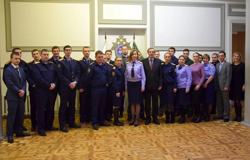 Следователь киров. Государственный обвинитель в суде. Сотрудник ск рф. Лаура тирасполь тюи мвд. Заработная плата следователя ск рф.