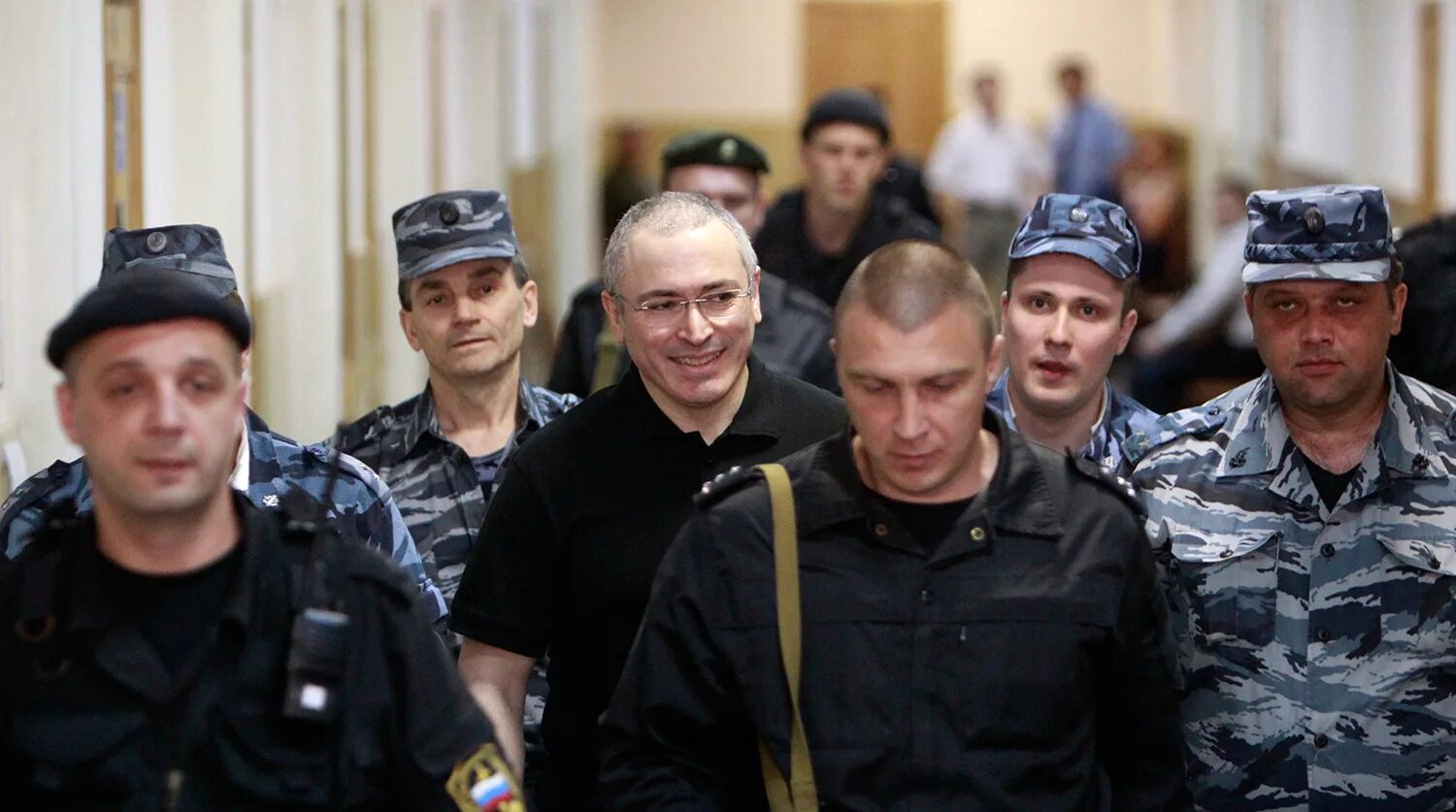 Обмен полит заключенными. Обмен полит заключенными. Зона для заключенных. The russian human rights organization memorial. Политические заключенные.