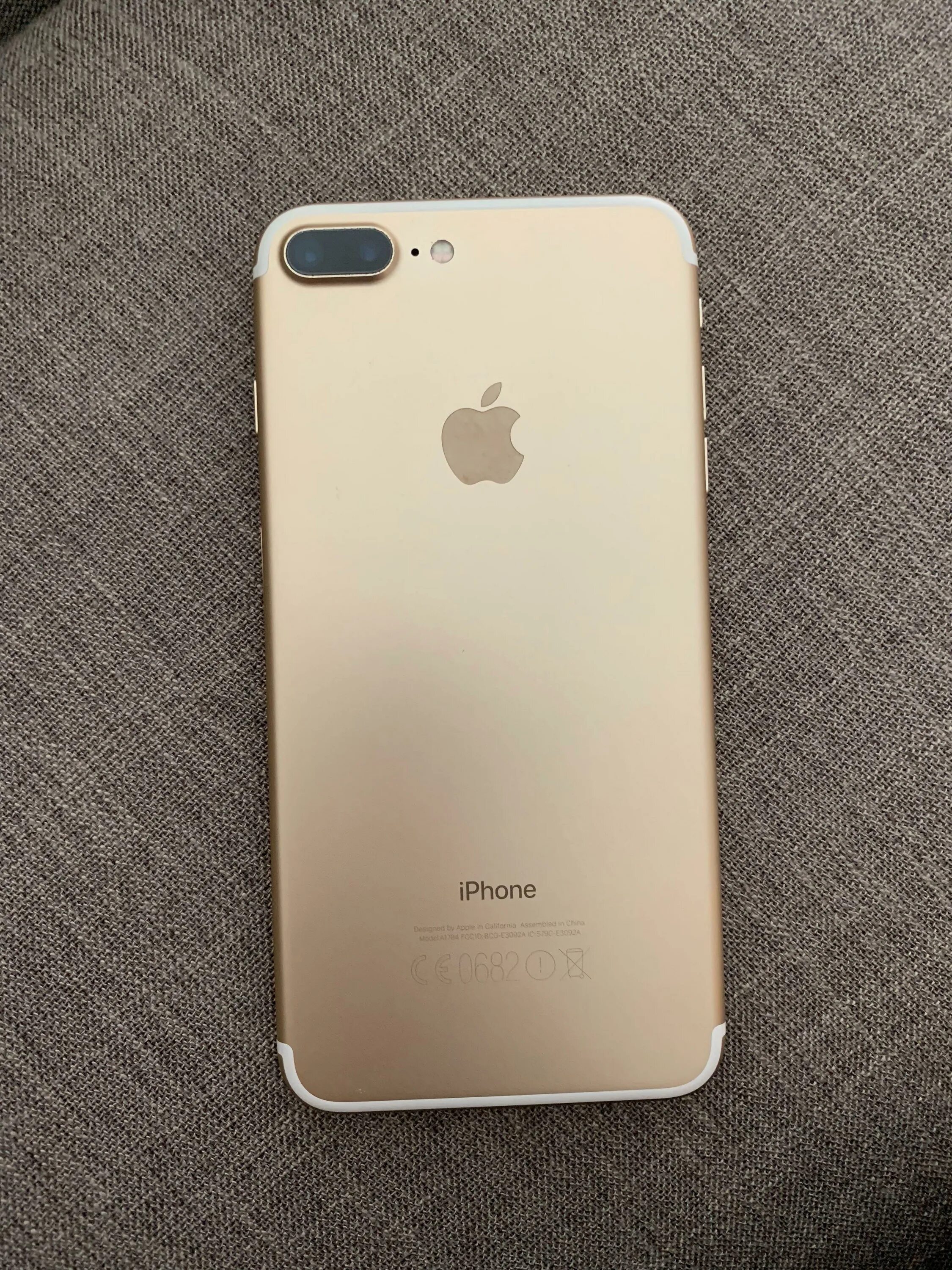 Купить айфон 7 плюс оригинал. Iphone 7 Plus. Iphone 7 Plus Gold. Айфон 7 плюс 32 ГБ. Iphone 7 Gold 32gb.