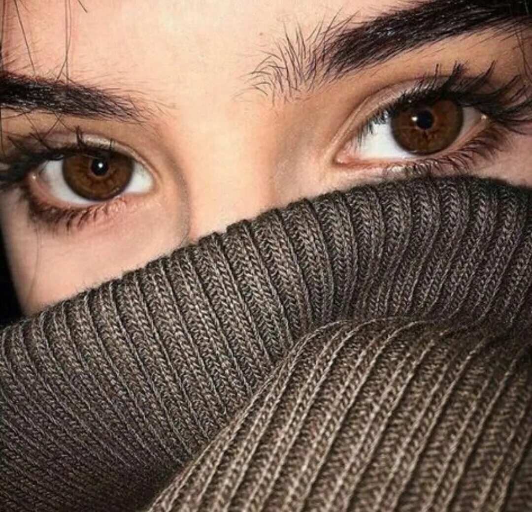 Красивые карие глаза. Красивые глаза. Очень красивые карие глаза.
