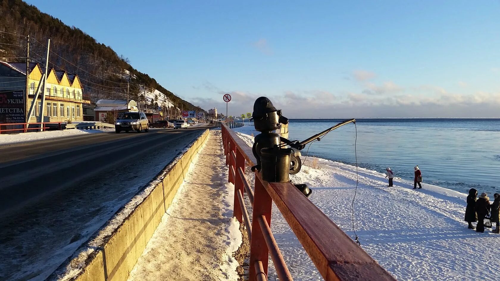 Погода в листвянке сегодня. Иркутск Байкал Листвянка. Поселок Листвянка на Байкале. Листвянка Иркутск 2022. Озеро Байкал Листвянка.