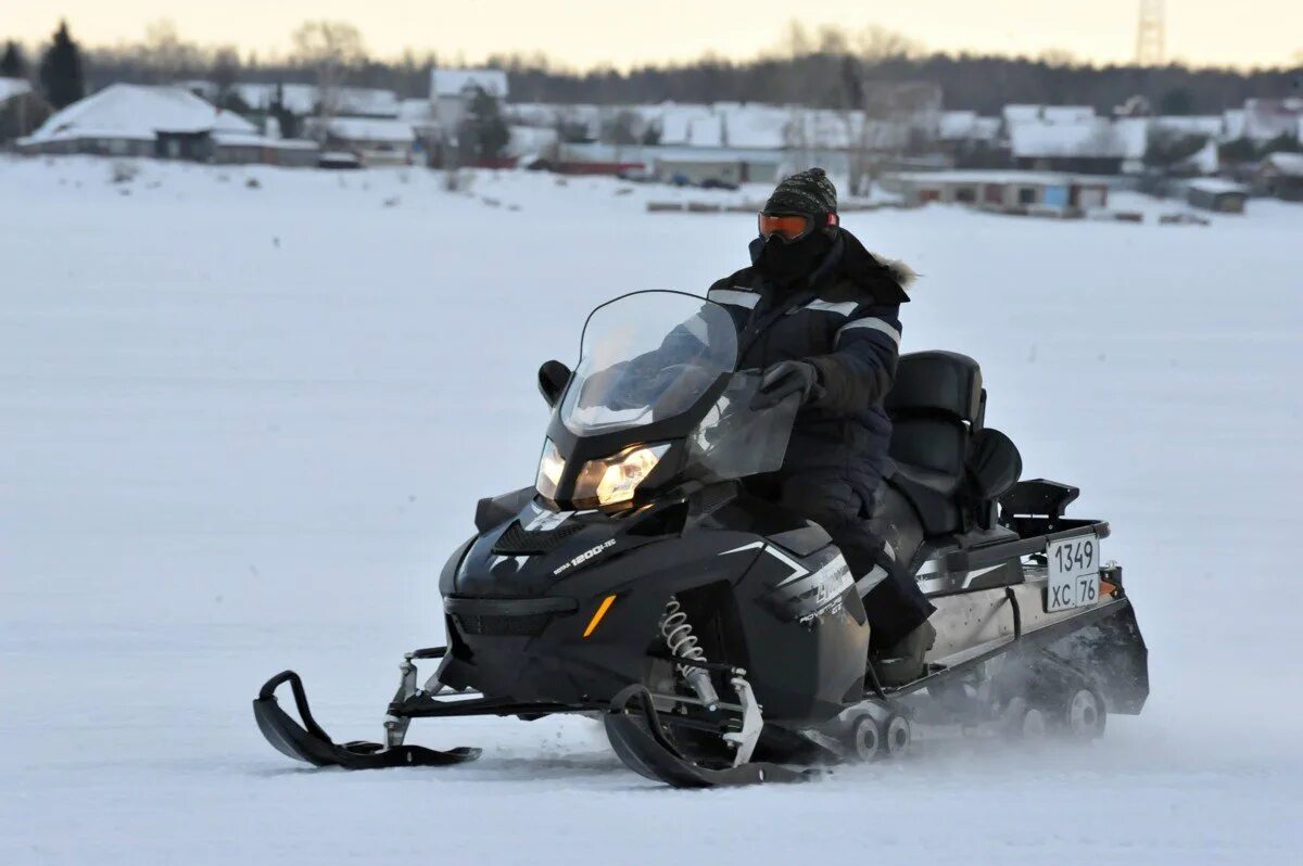 Завод рыбинск снегоход купить. Снегоход Yamaha Viking 540 сбоку. Снегоход Woideal wd380. Снегоход русская механика Рыбинка. Рыбинский снегоход Арктик.