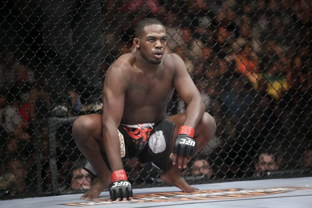 Элис джонса. Jon Jones. Джон Джонсон UFC. Jon Jones UFC. Jon Jones 2010.