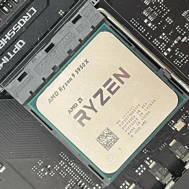 AMD Ryzen 9 5900x. AMD 5950x. R9 5950x без крышки. P9 5950x.