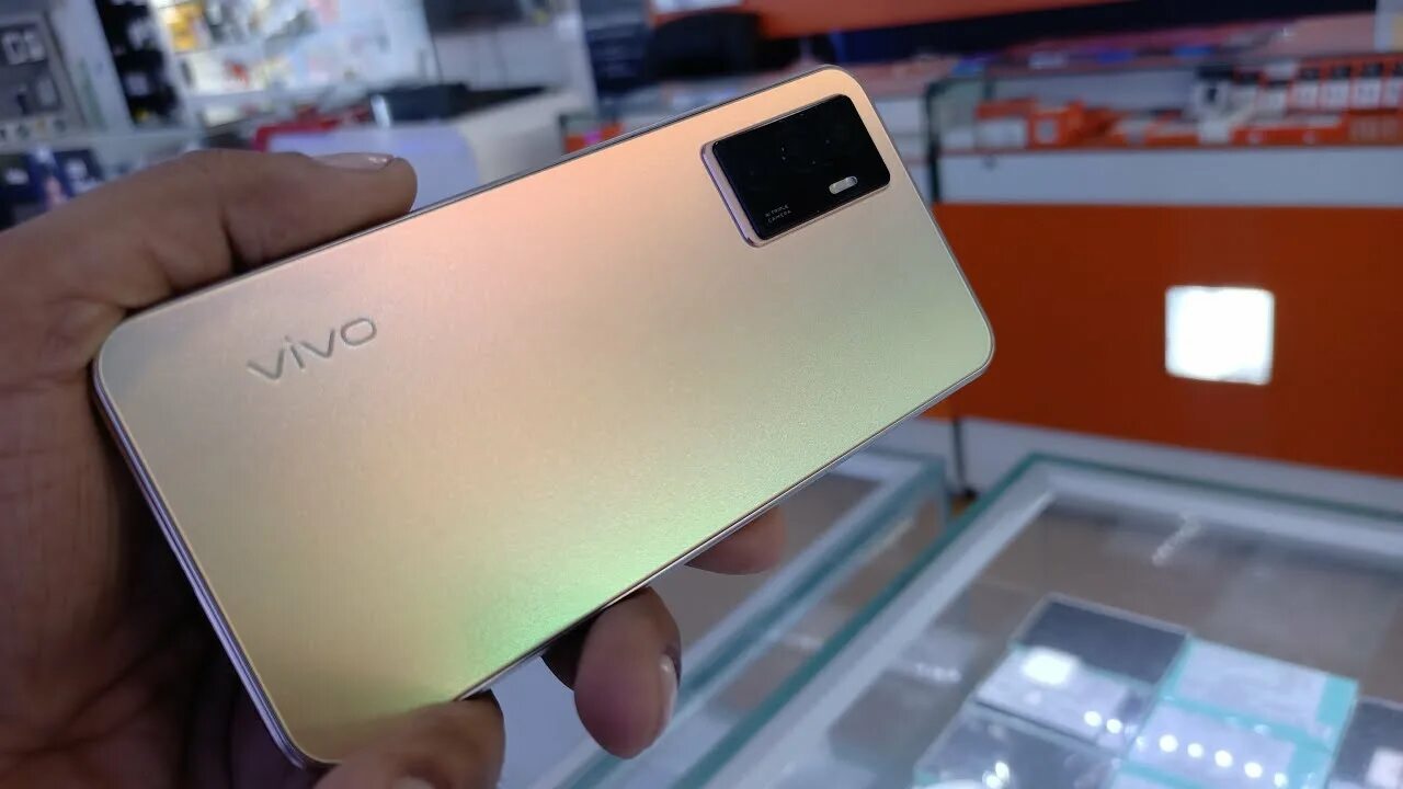 Телефон vivo 25. Vivo v23e. Vivo v23 Gold. Vivo v23 Gold 5g 8/128. Vivo золотой смартфон v23.