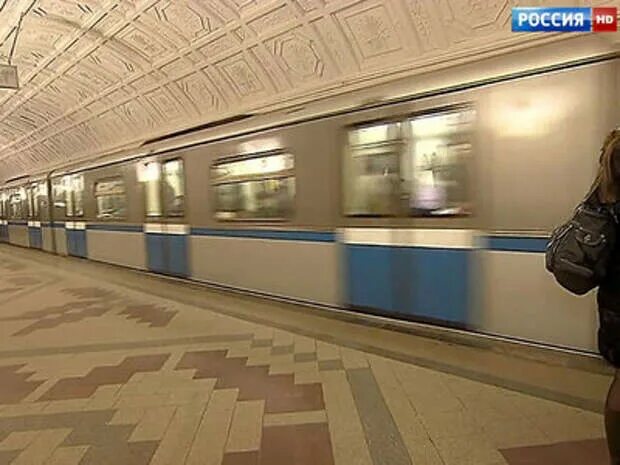 Поезд москва на люблинско-дмитровской линии. Сбой люблинская линия. Сбой люблинская линия. Сбой люблинская линия. Переход с крестьянской заставы на пролетарскую.