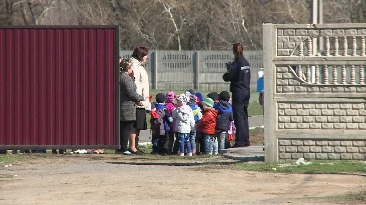 Волгоградская область поселок Куйбышев. Средняя Ахтуба красный сад. Среднеахтубинский район поселок Куйбышев школа. Посёлок красный сад Среднеахтубинский район. Среднеахтубинский район волгоградской области поселок красный