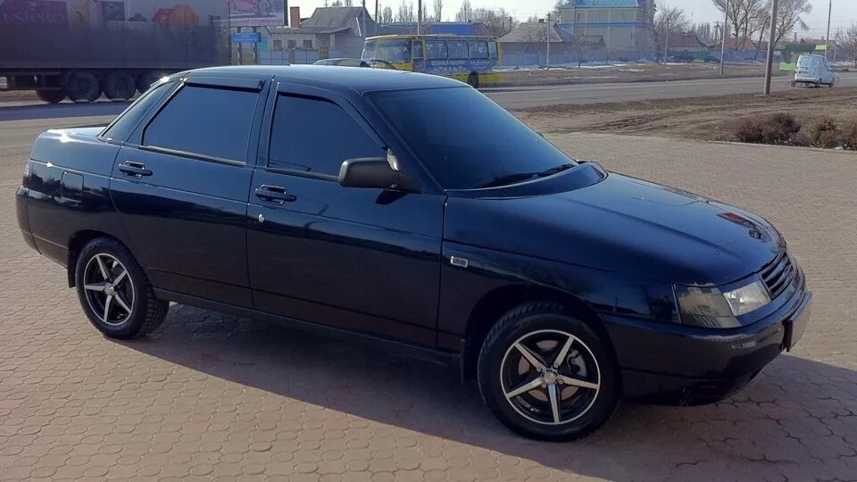 ВАЗ 2110 черная тонированная на литье. ВАЗ 2110 Сириус. ВАЗ 2110 Black.