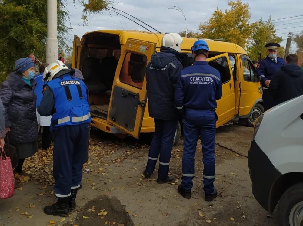 Блокнот волгодонска последние новости происшествия сегодня свежие. Происшествия Волгодонск. Авария на морской Волгодонск. Блокнот Волгодонск авария. Авария автобуса Волгодонск Анапа.