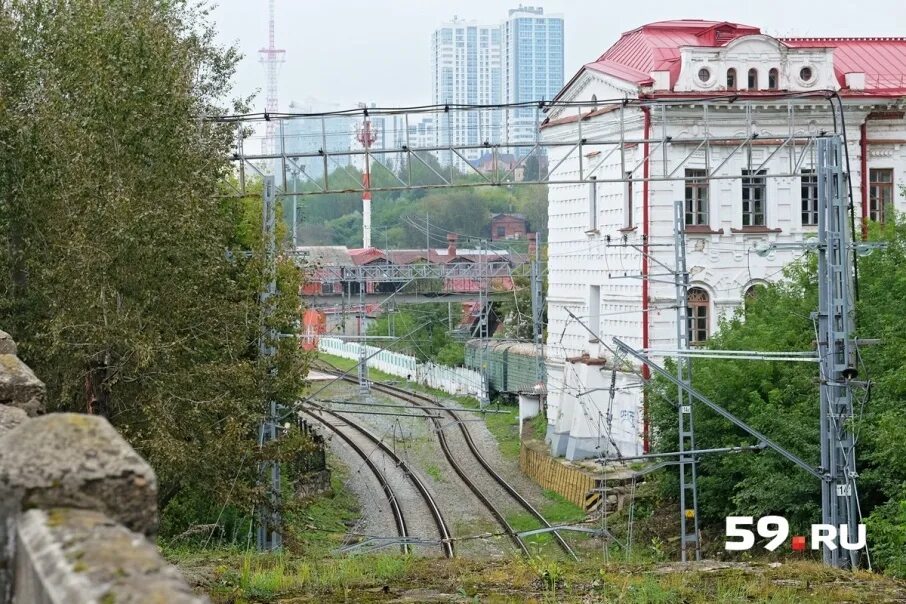 Телефоны ржд пермь. Мотовилиха Пермь. Пермь 2 Мотовилиха. ЖД станция Мотовилиха. Железнодорожная станция «Пермь-II»Ъ.