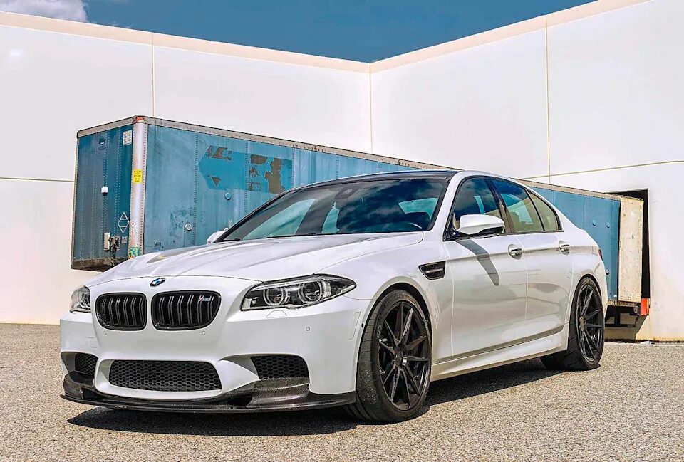 Купить м5 в россии. БМВ м5 ф10. BMW m5 f10. BMW m5 f10 m. BMW 5 f10.