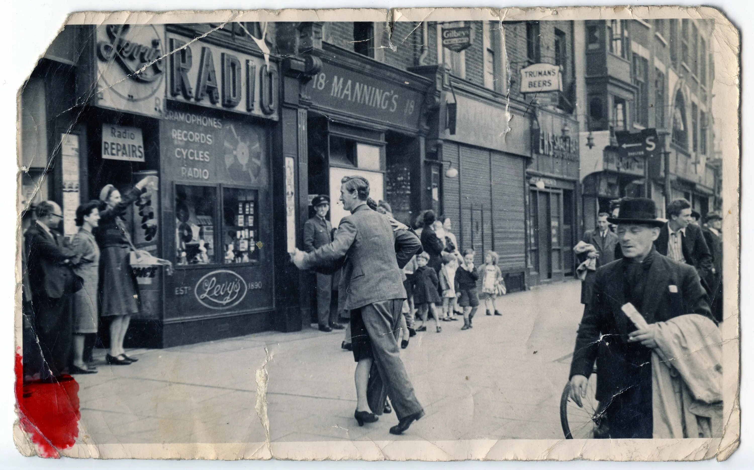 Ист-энд Лондон 1950. London 1920s Market. 19. Fleet Street. Ист энд Лондон 1962 как одевались люди. Уроженец лондонского ист энда