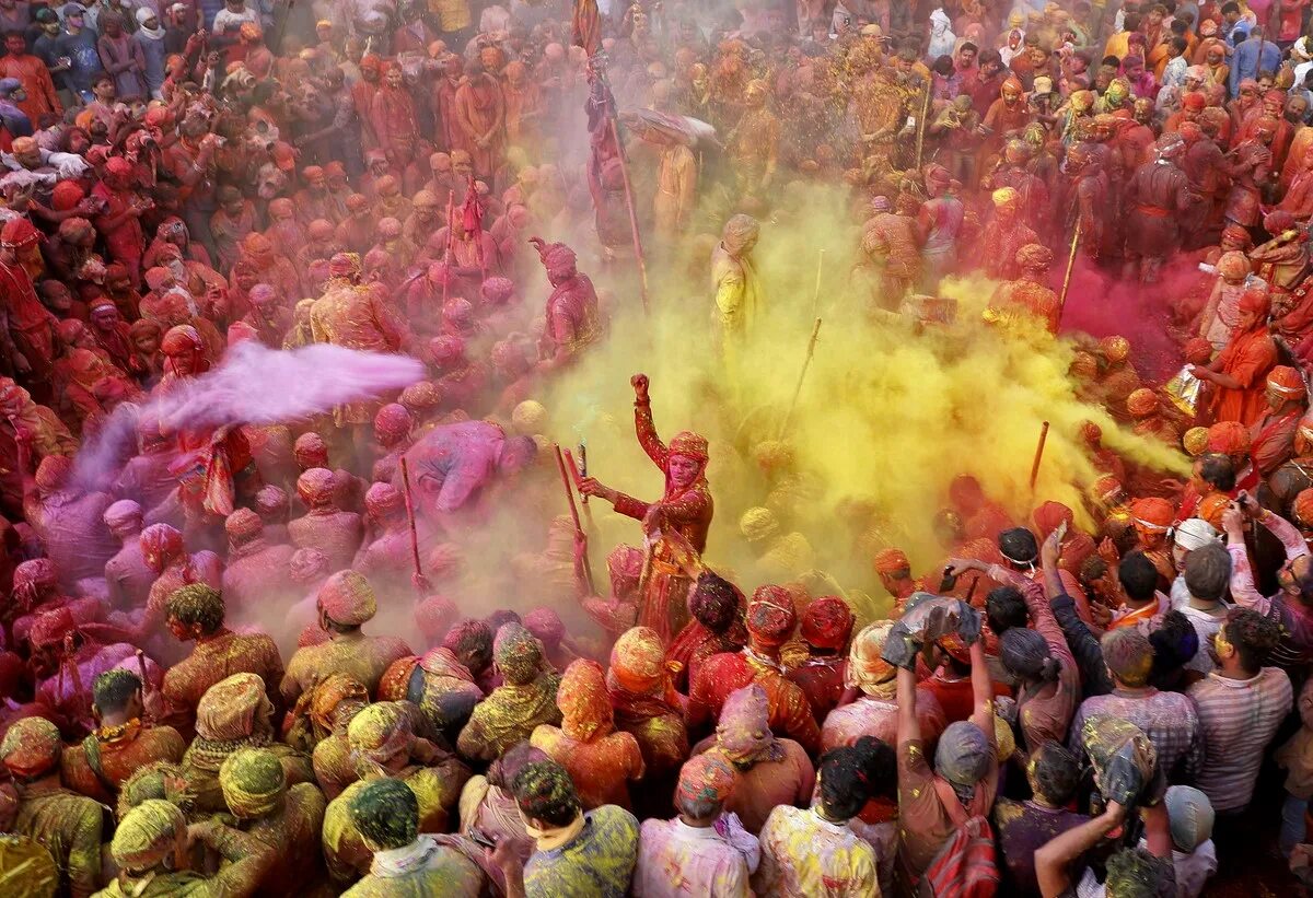 Фестиваль холе. Праздник красок Холи в Индии. Праздник весны Холи Holi Индия. Холи — Индуистский фестиваль весны.