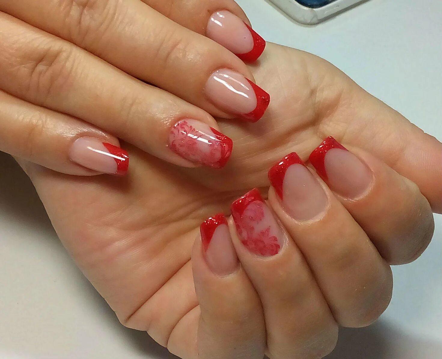 Маникюр красные кончики ногтей 51 Red Nails Designs and Ideas For Stylish Ladies Nail designs valentines, Valen