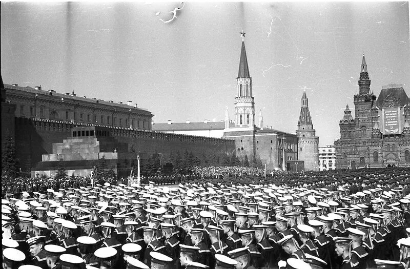 Парад на красной площади 1951 года. Парад 1951 Берия. 1 Мая 1951. Москва 1951 год фото.
